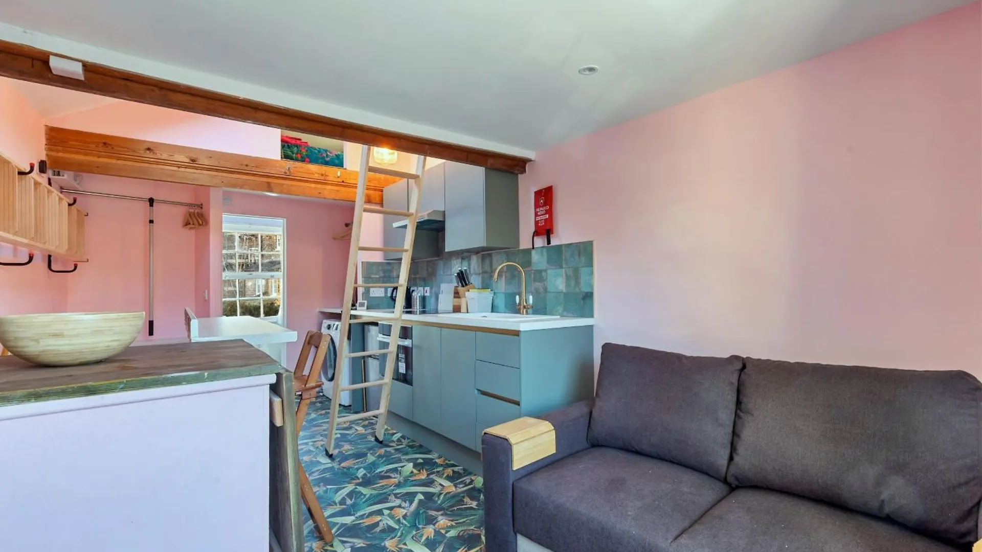 Finest Retreats - The Nest Apartment London