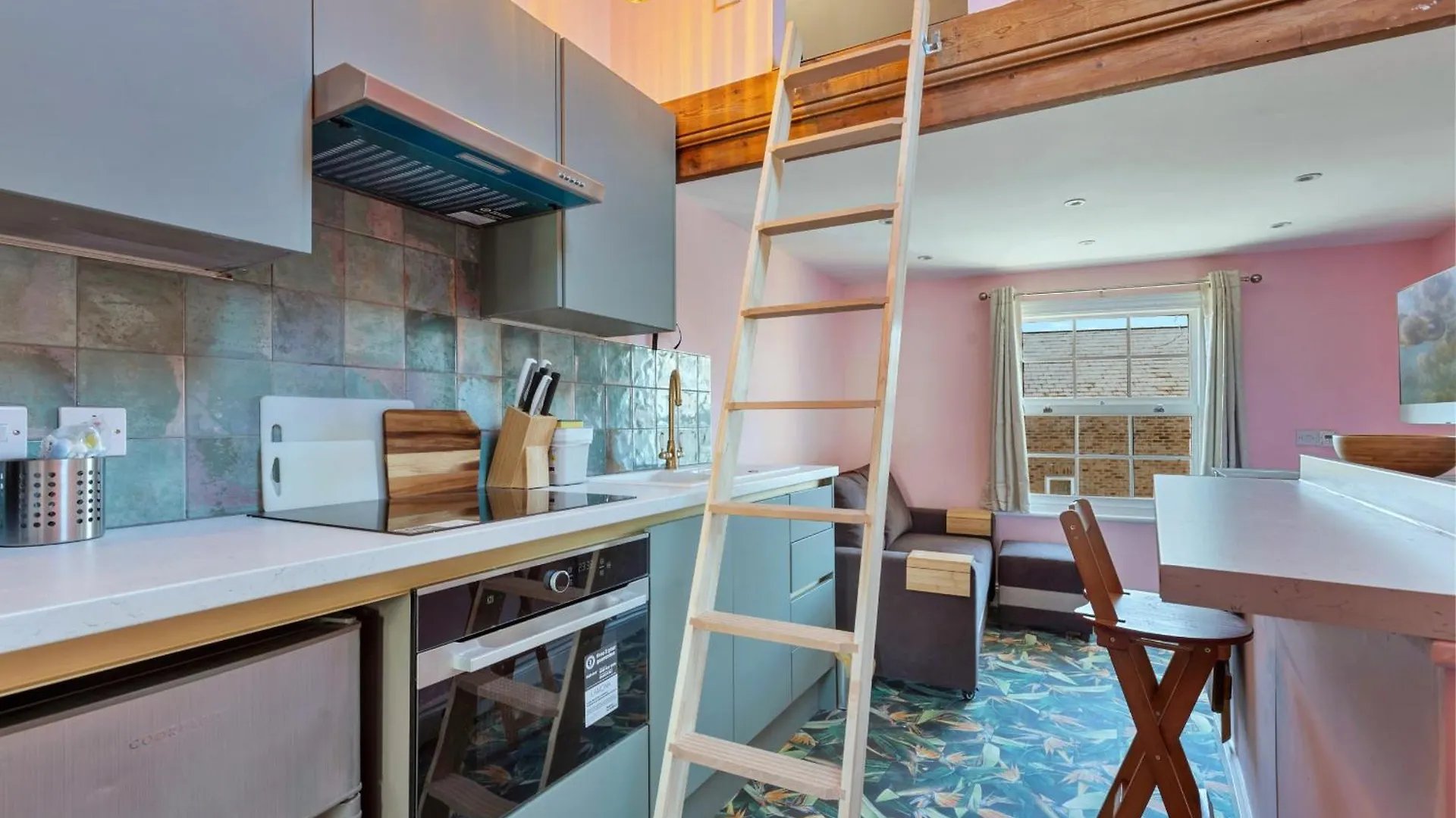 Finest Retreats - The Nest Apartment London