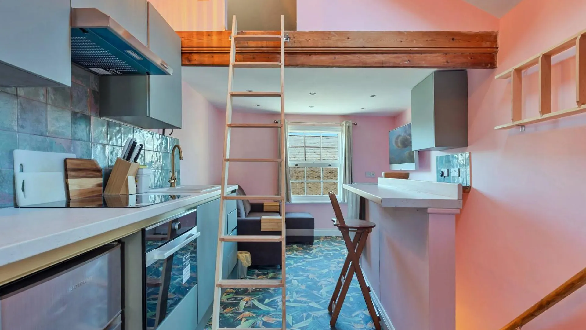 Finest Retreats - The Nest Apartment London