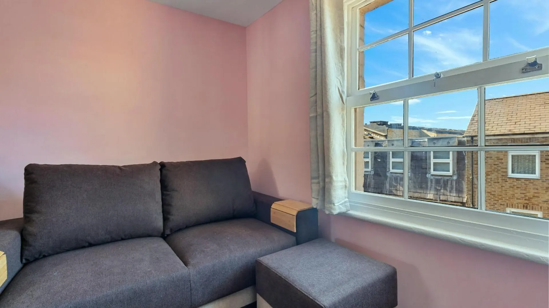 Finest Retreats - The Nest Apartment London