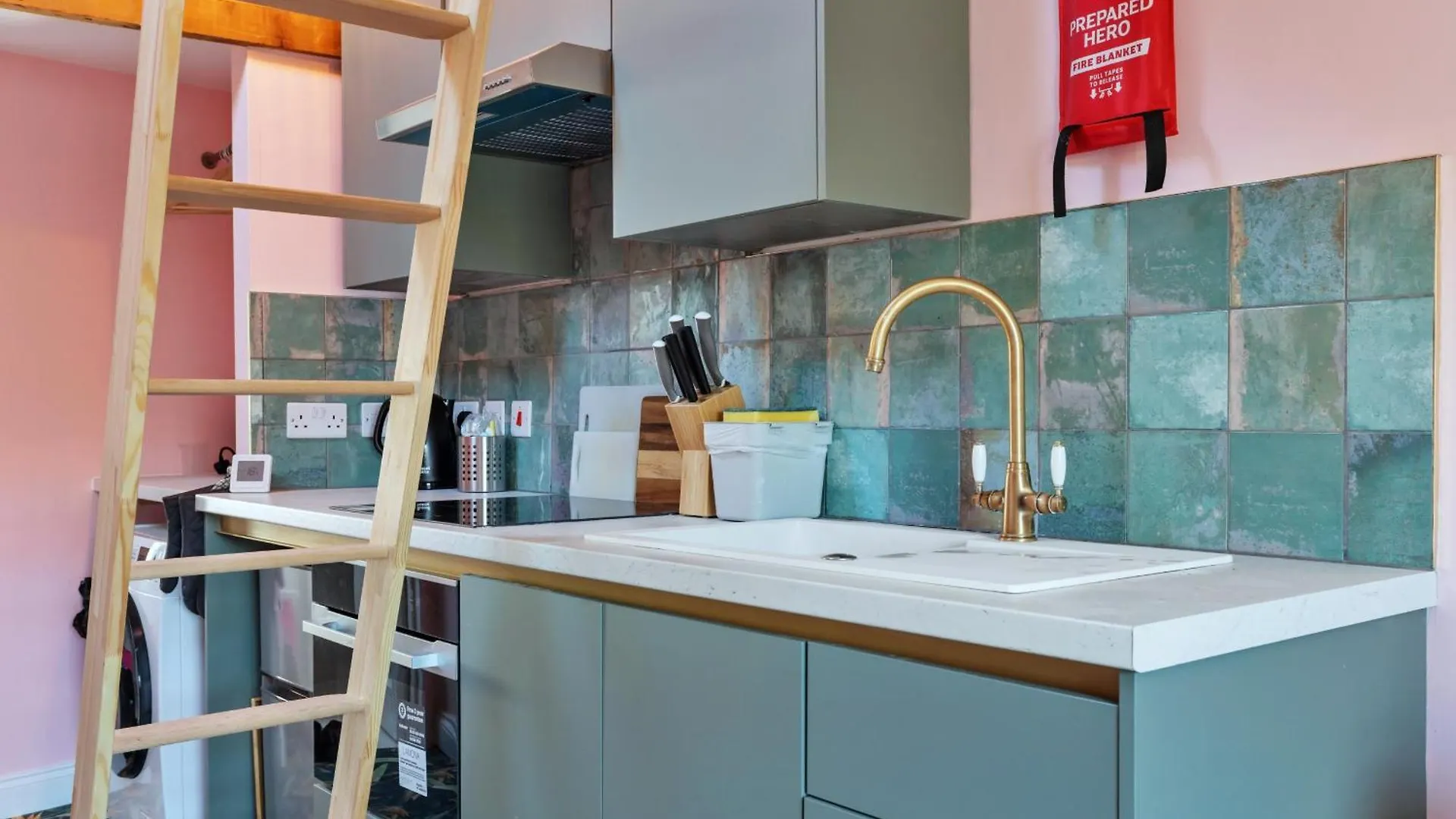 Finest Retreats - The Nest Apartment London