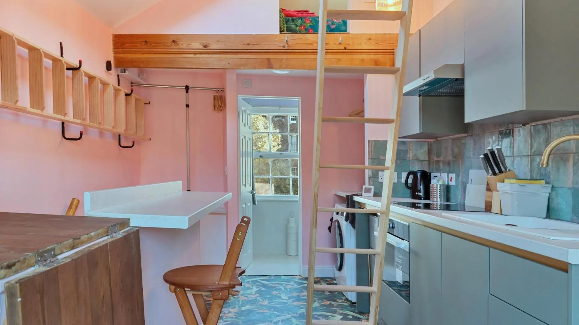 Finest Retreats - The Nest Apartment London